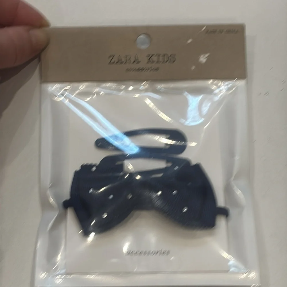 Zara Kids Glitter Hair Accessories Set - Black, Silver, Brown, and Navy Bow